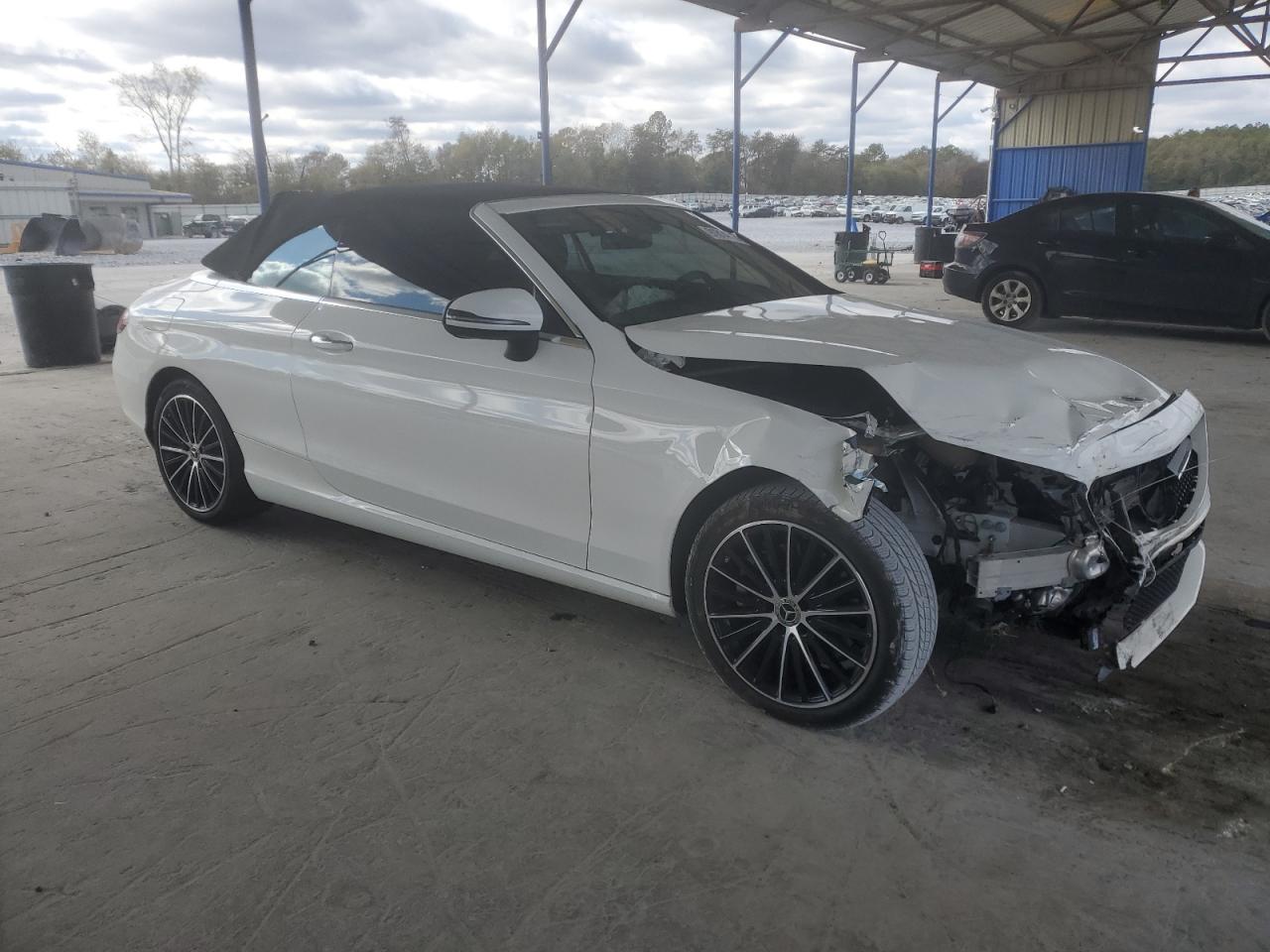 Mercedes-Benz C-Class 300 Image 10