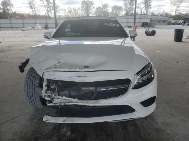 Mercedes-Benz C-Class 300 Image 4