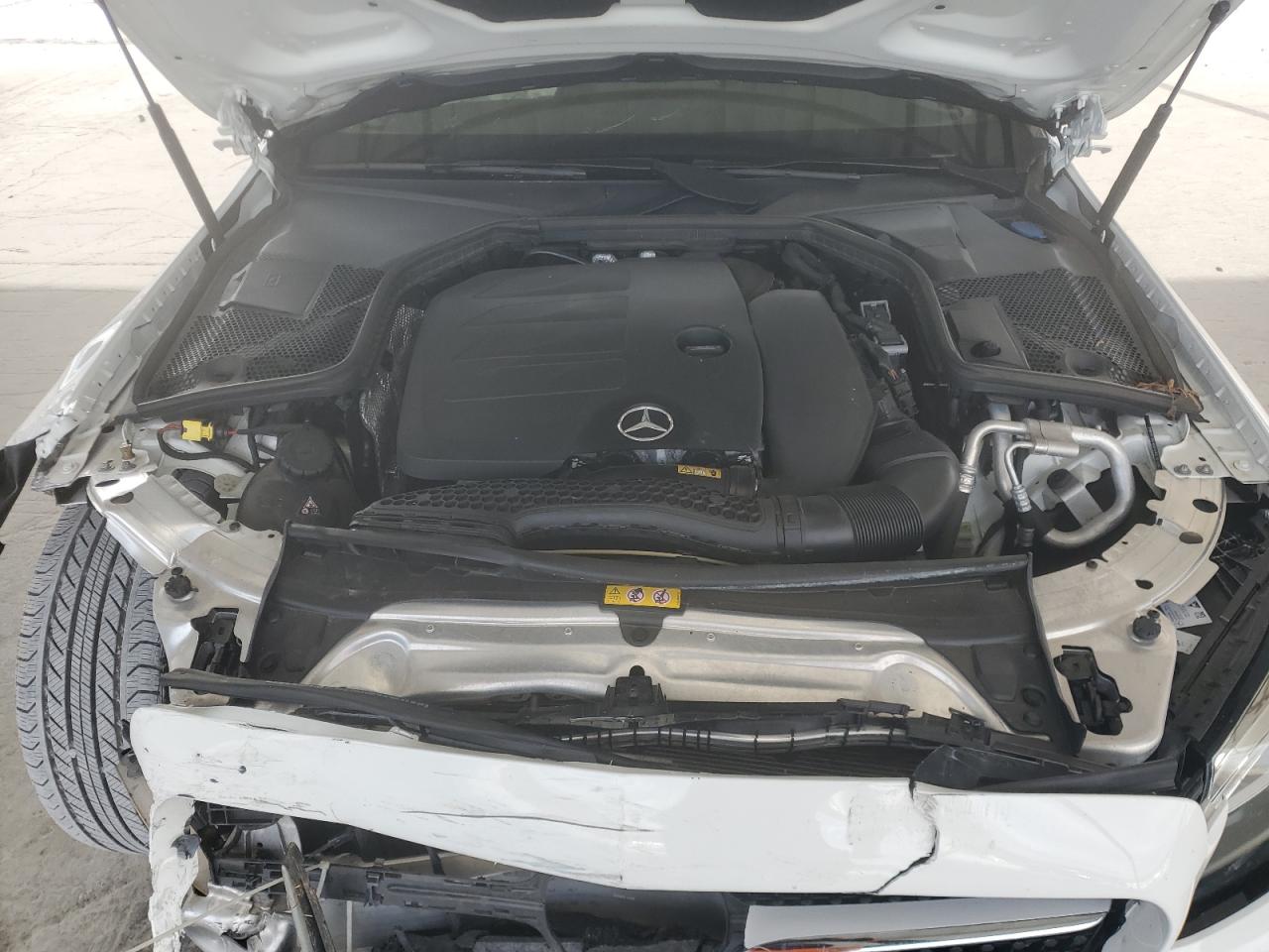 Mercedes-Benz C-Class 300 Image 12