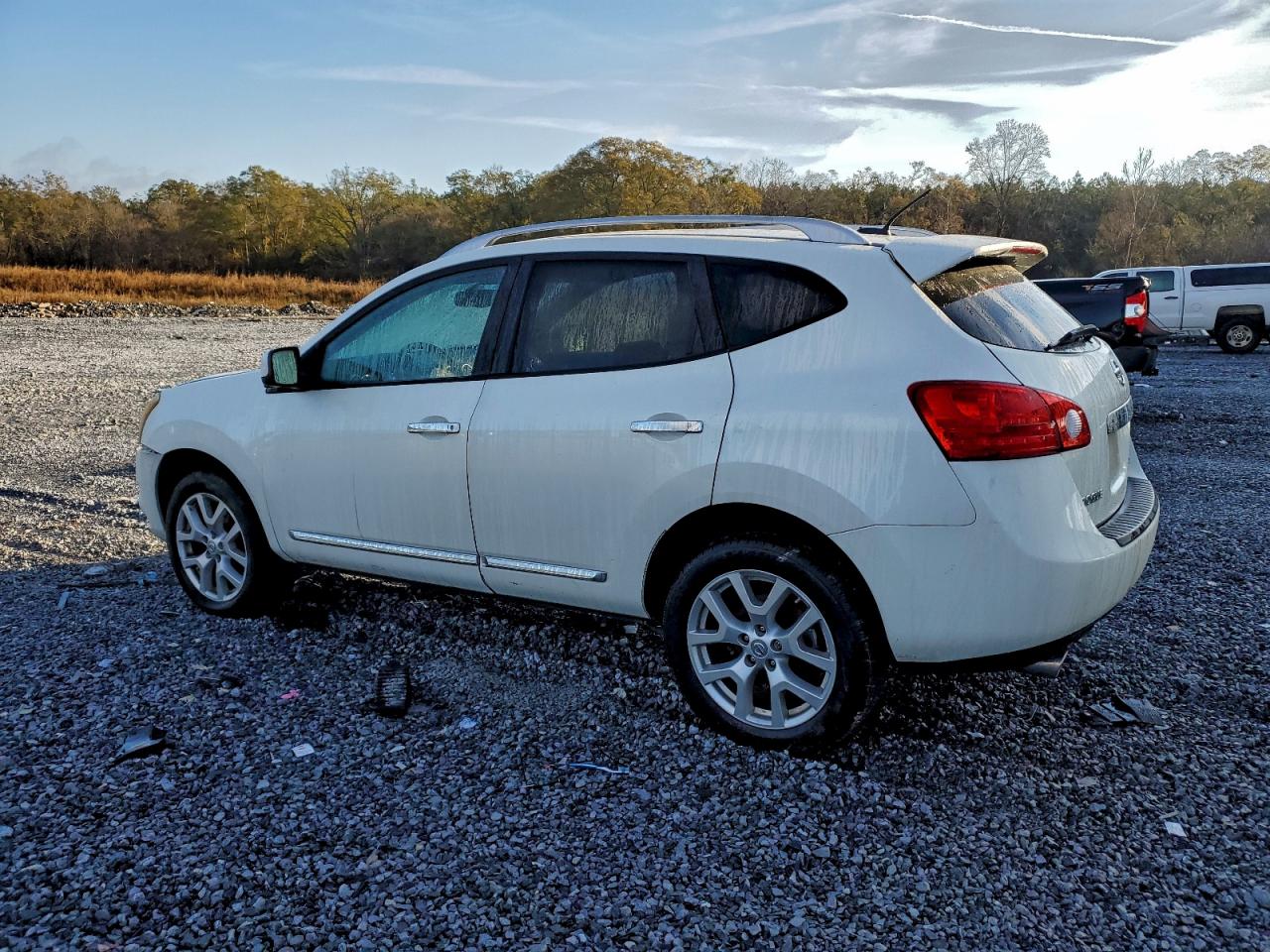 Nissan Rogue S Image 3