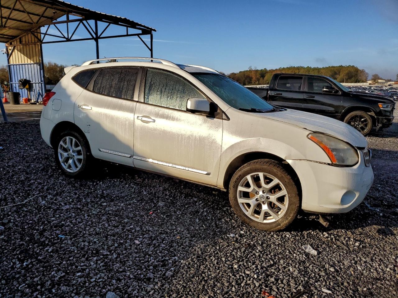 Nissan Rogue S Image 2