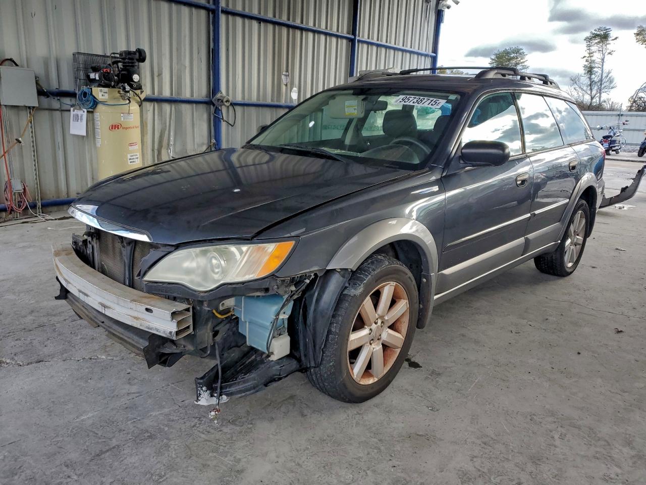 Subaru Outback 2.5i Image 1