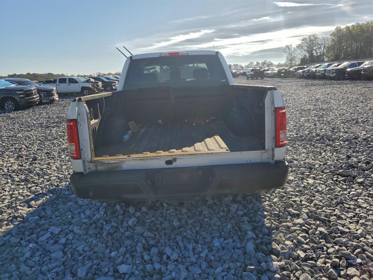 Ford F-150 Super Cab Image 6