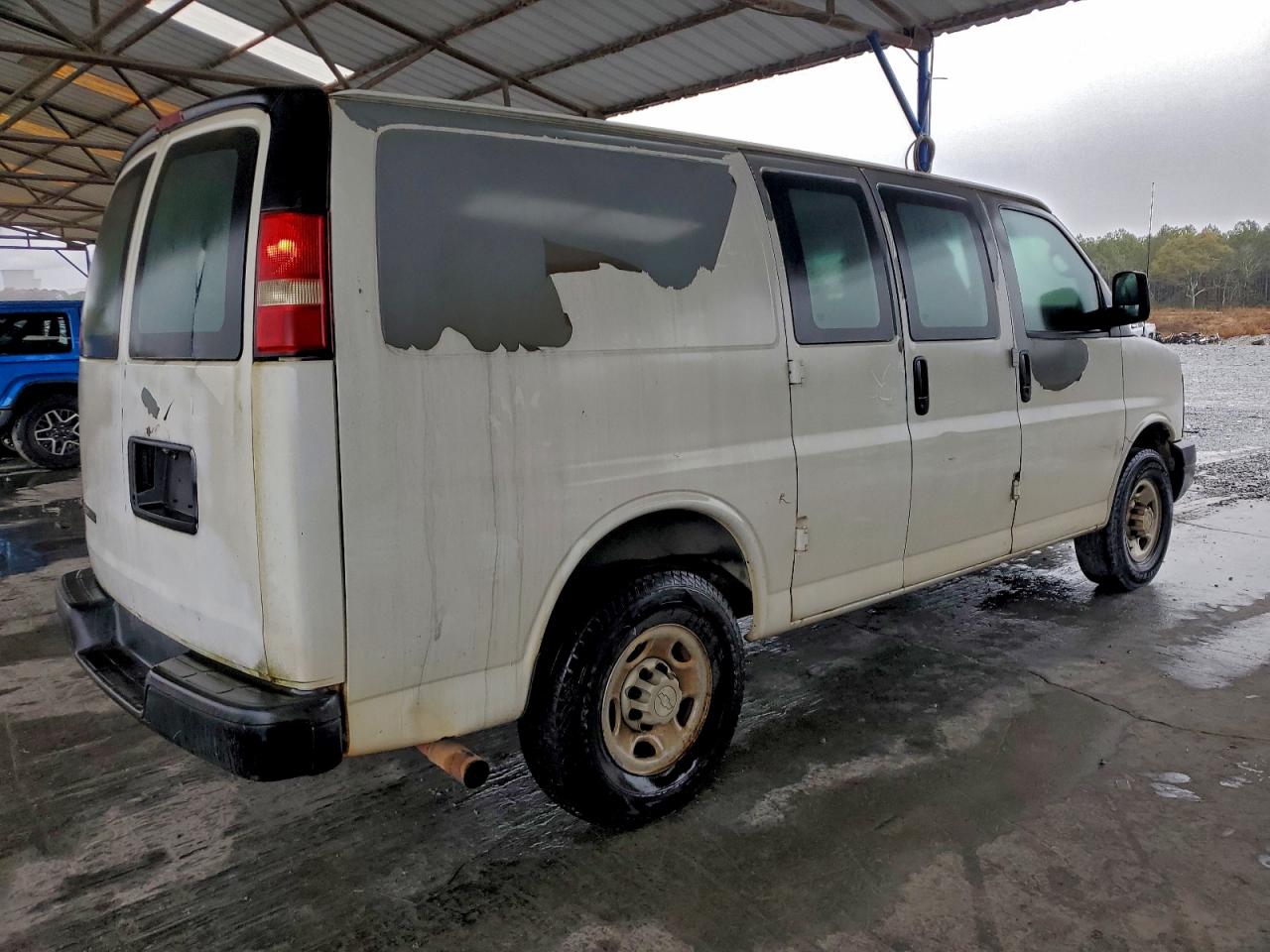 Chevrolet Express Image 11