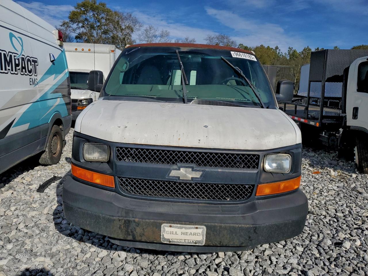 Chevrolet Express Image 6