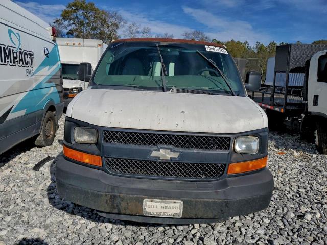 Chevrolet Express Image 6