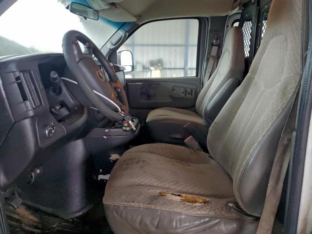 Chevrolet Express Image 5