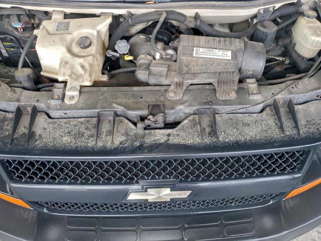 Chevrolet Express Image 10