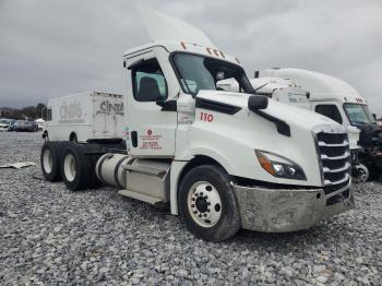  Salvage Freightliner Cascadia 1