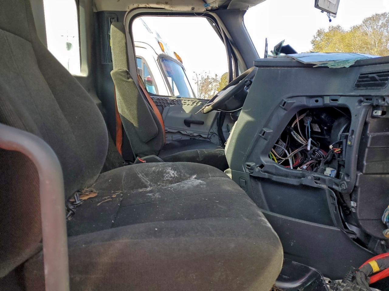 Freightliner Cascadia 1 Image 10