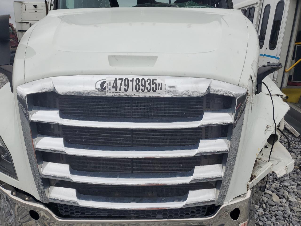 Freightliner Cascadia 1 Image 2