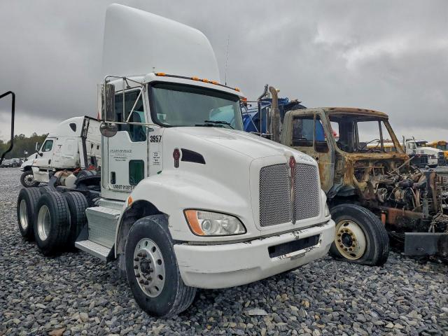  Salvage Kenworth T300