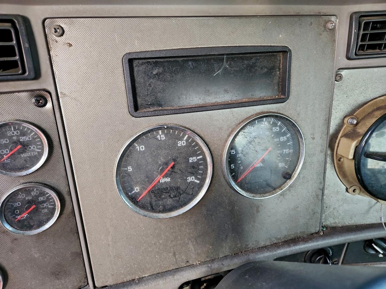 Kenworth T300 T370 Image 6