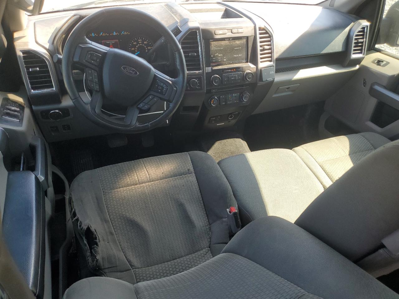 Ford F-150 Supercrew Image 8