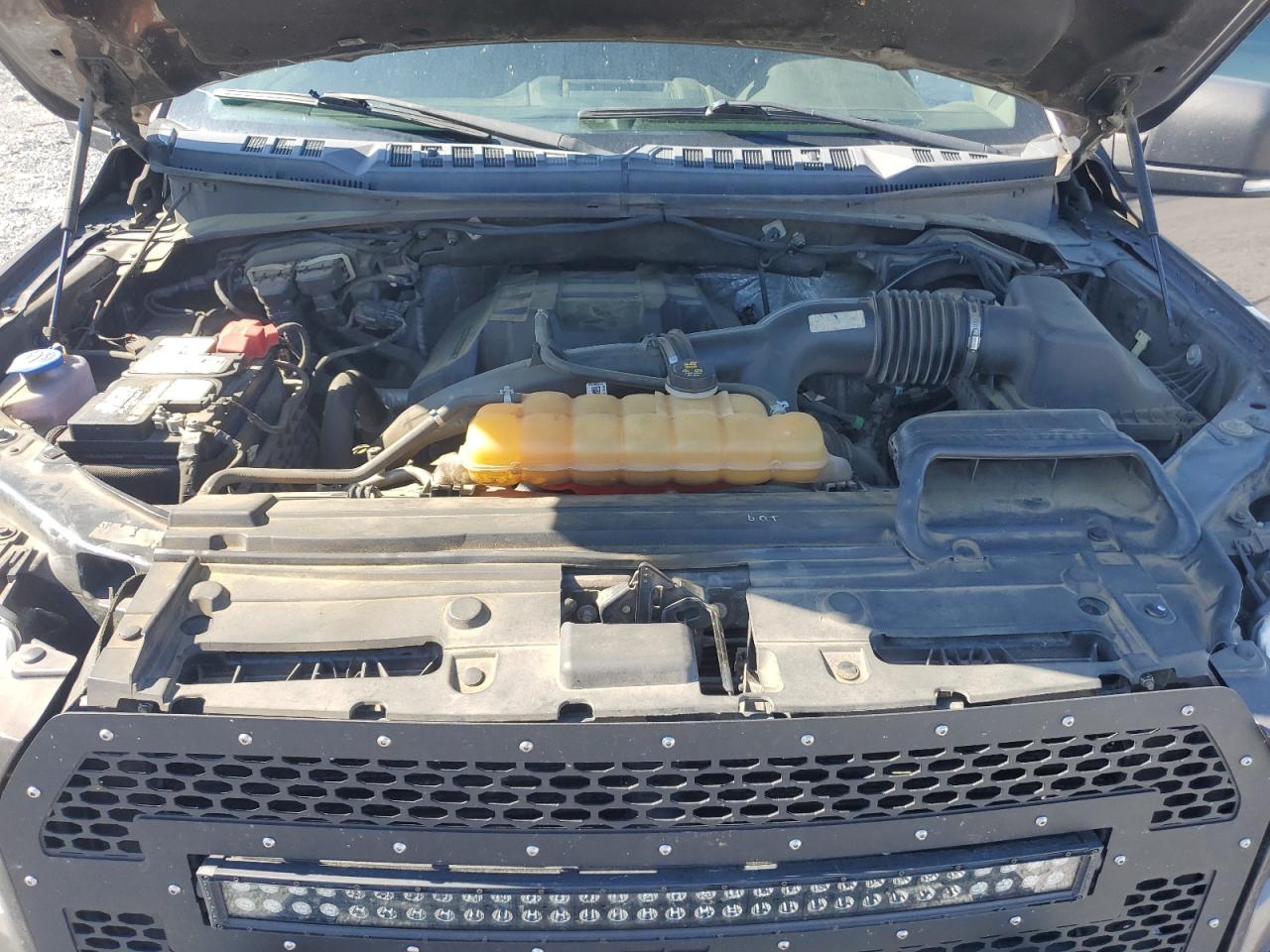 Ford F-150 Supercrew Image 10