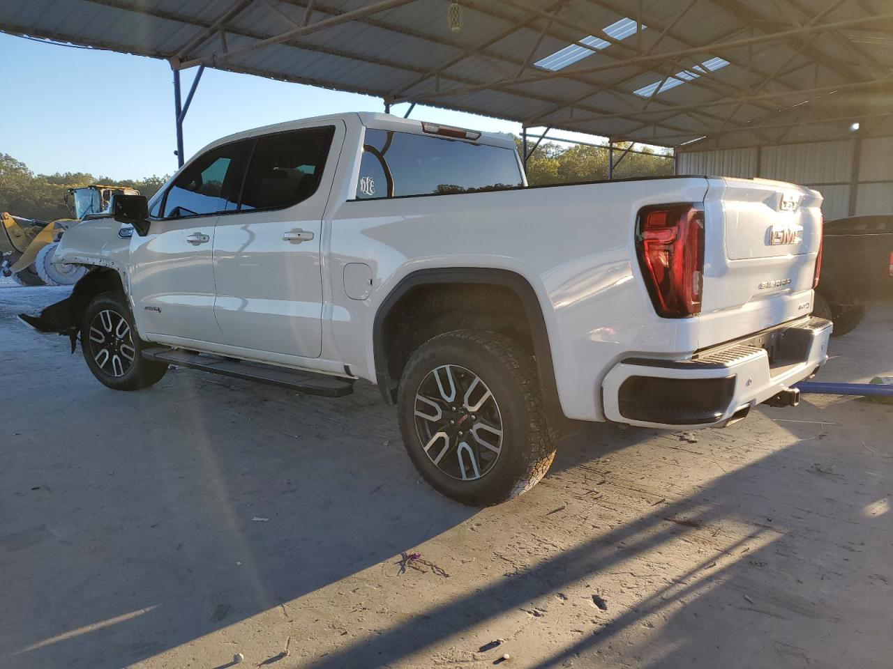 GMC Sierra K1500 At4 Image 2