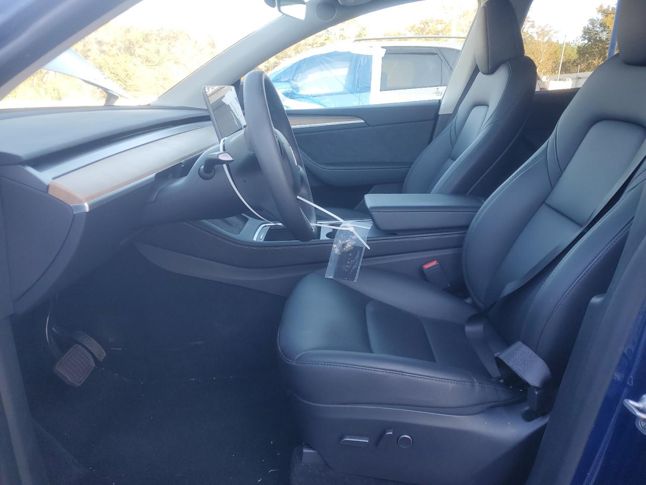 Tesla Model Y Image 8