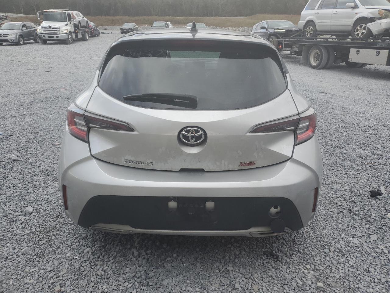 Toyota Corolla Xse Image 8