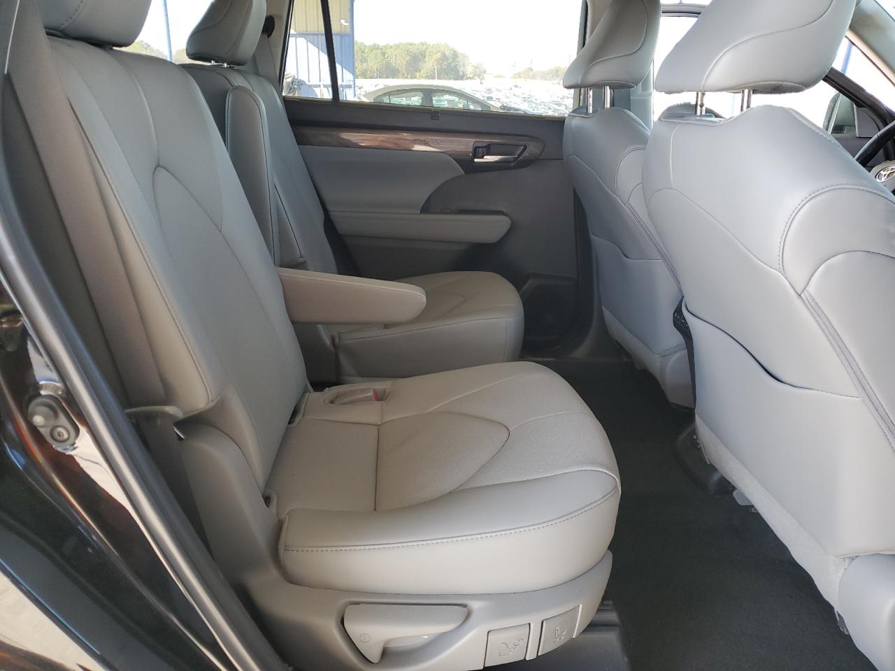 Toyota Highlander Limited Image 7