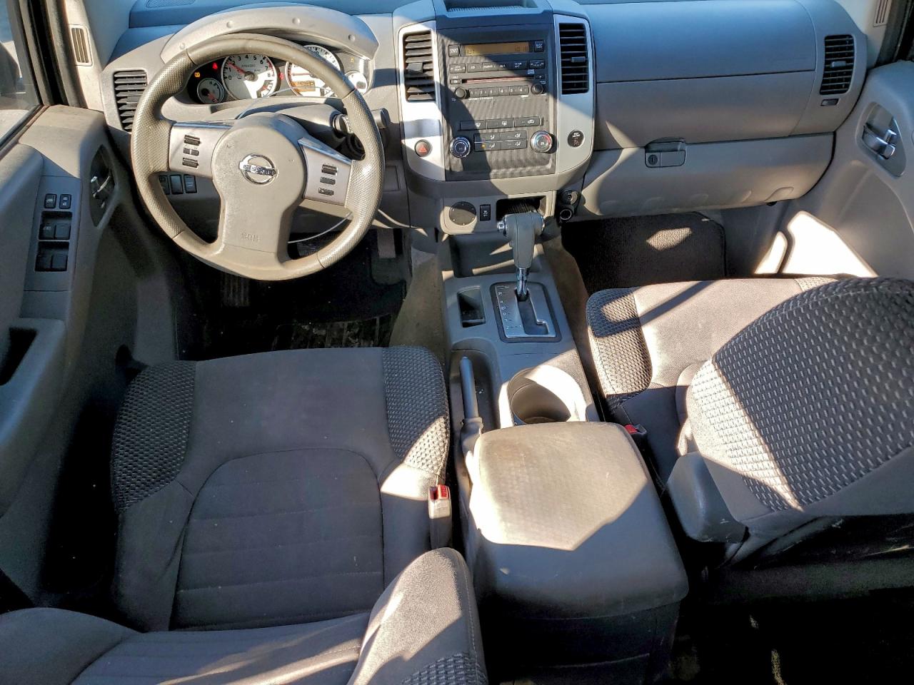Nissan Frontier S Image 10