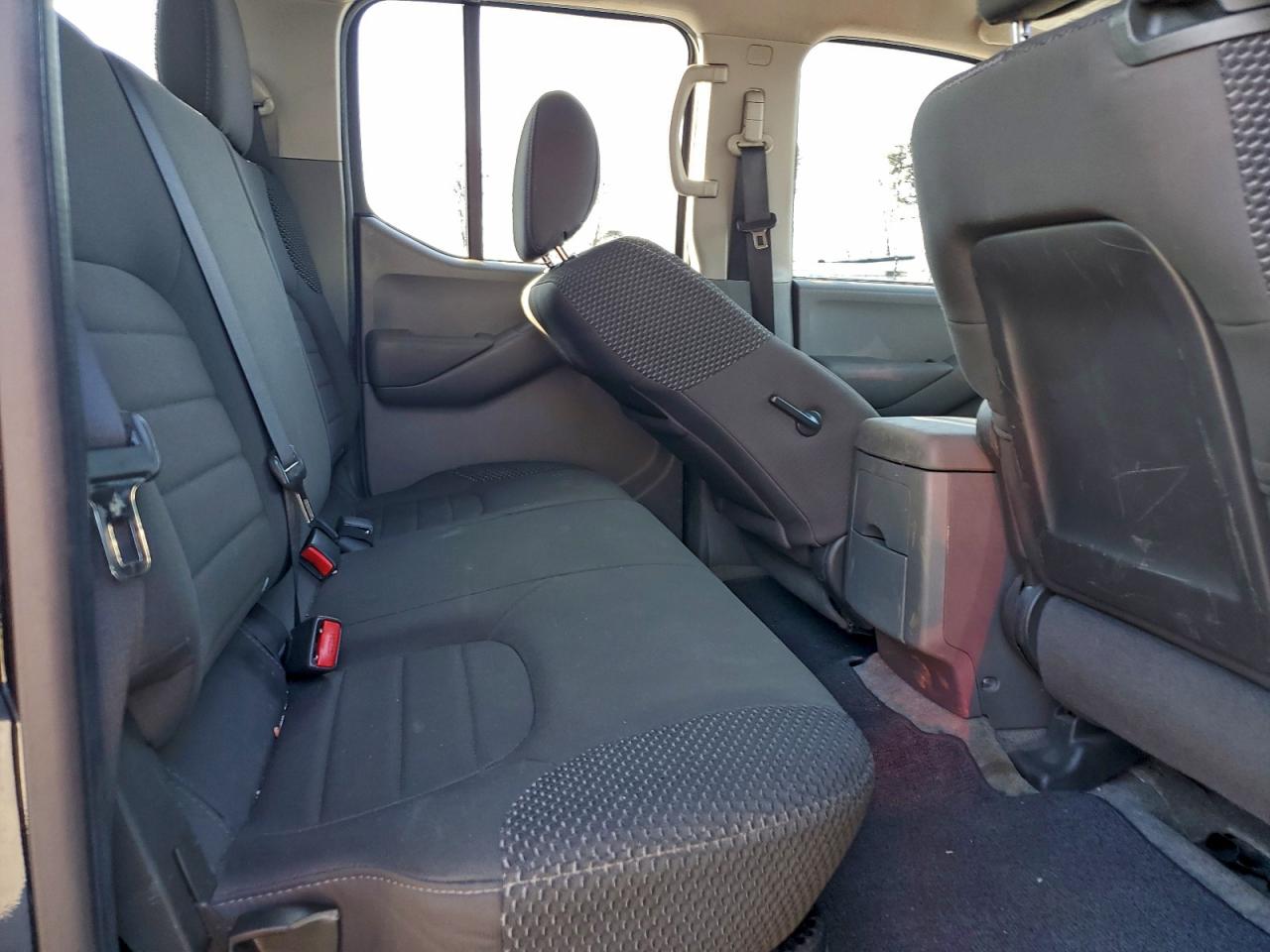 Nissan Frontier S Image 3