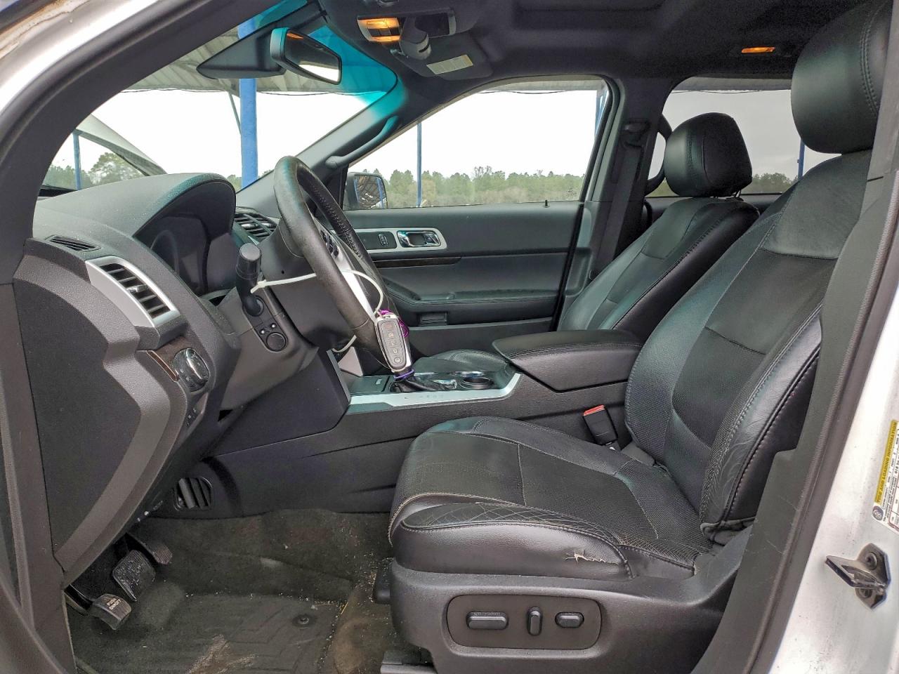 Ford Explorer Limited Image 7