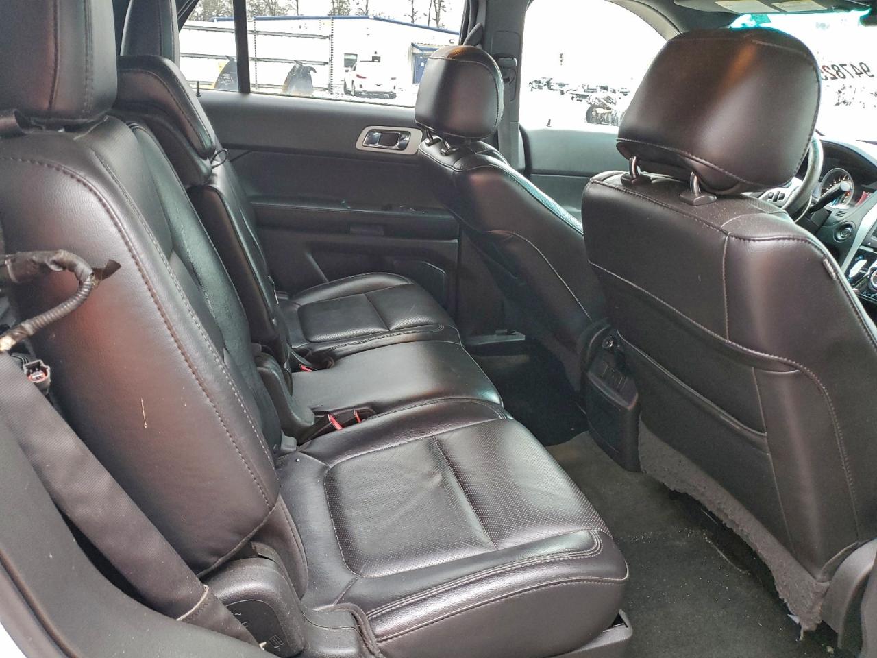 Ford Explorer Limited Image 4