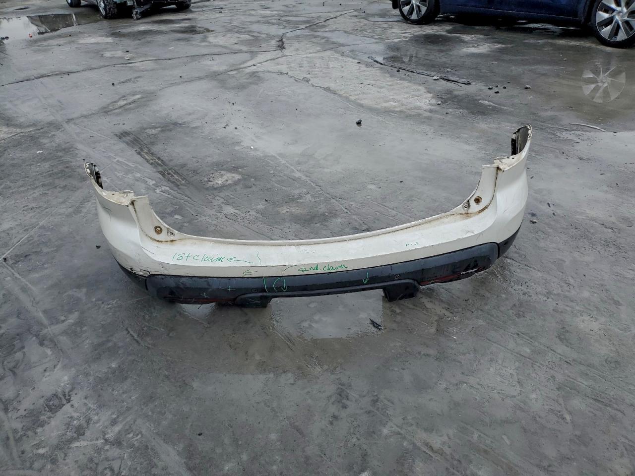 Ford Explorer Limited Image 5