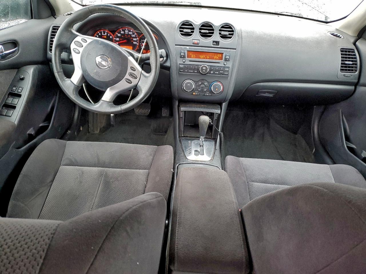 Nissan Altima 2.5 Image 9