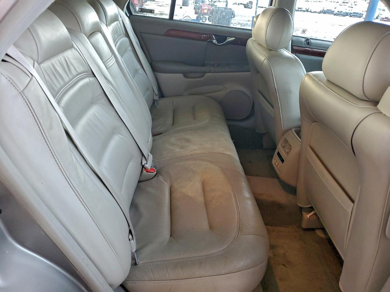 Cadillac DeVille Image 6