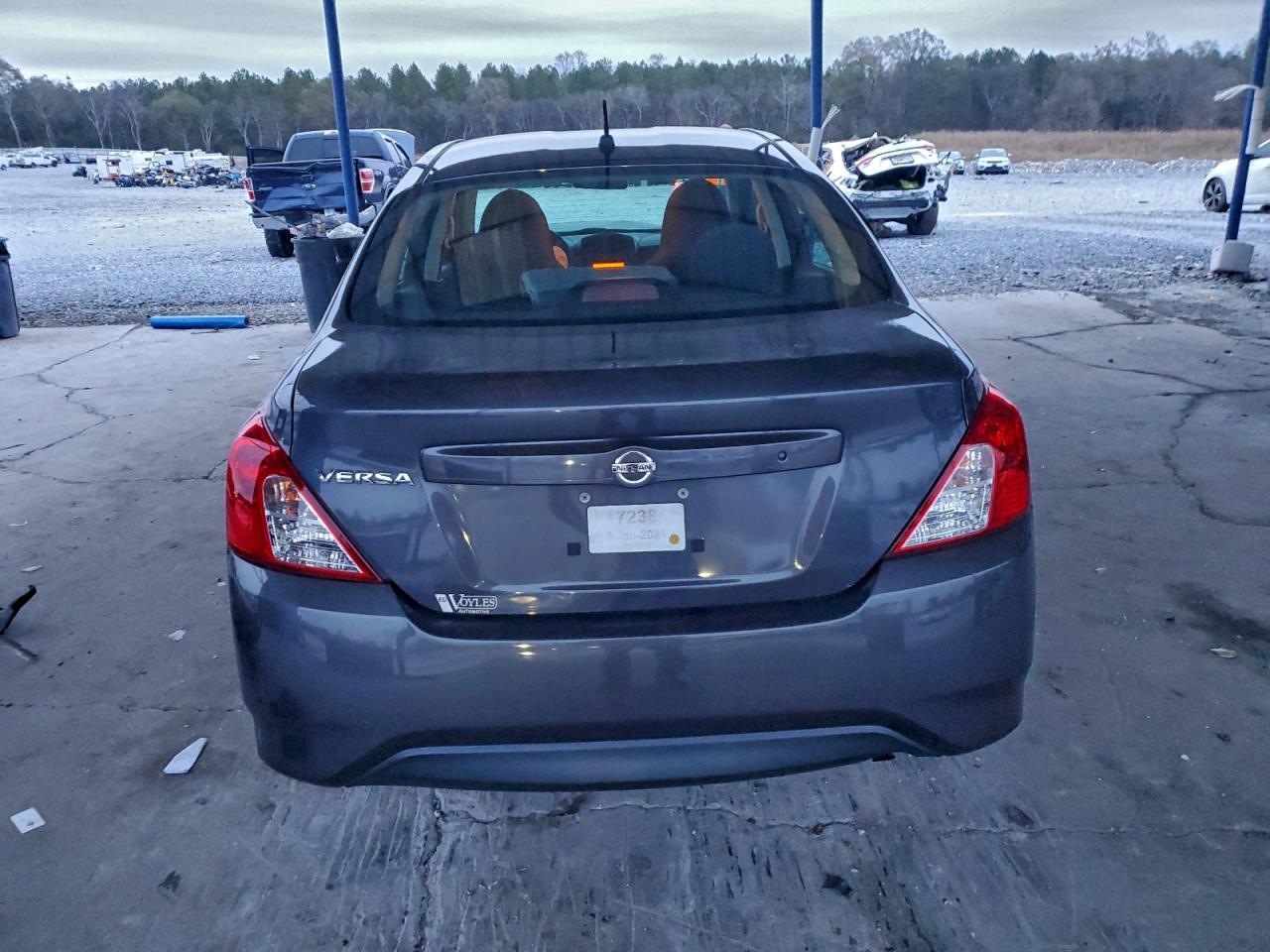 Nissan Versa S Image 10