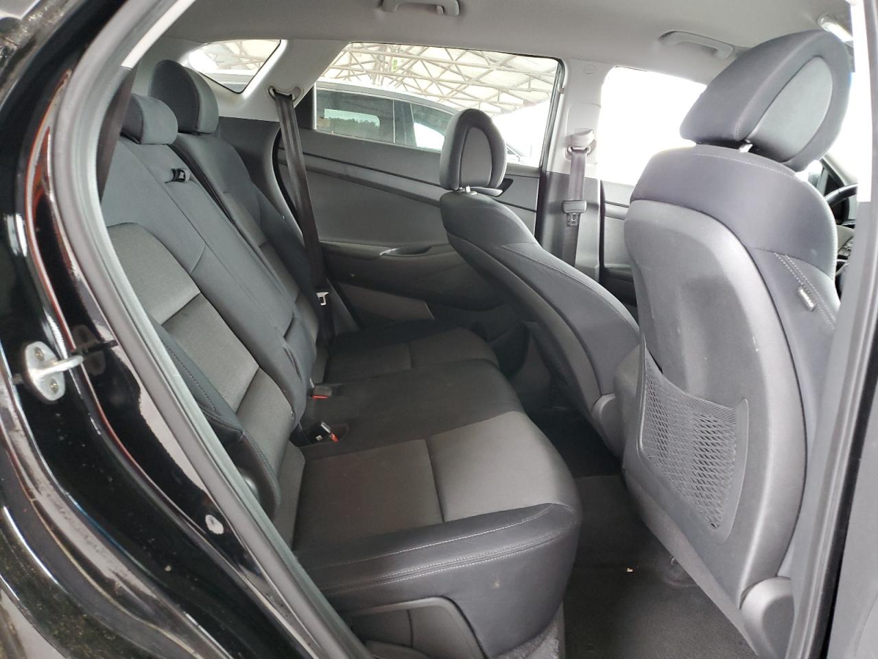 Hyundai TUCSON Limited Image 8