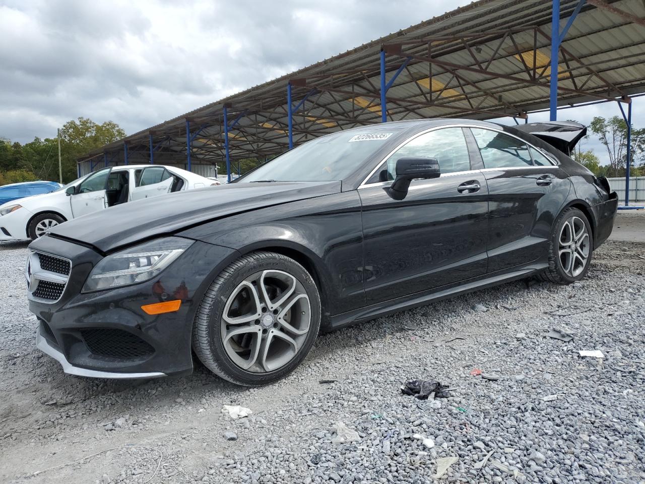 Mercedes-Benz C-Class 400 Image 1
