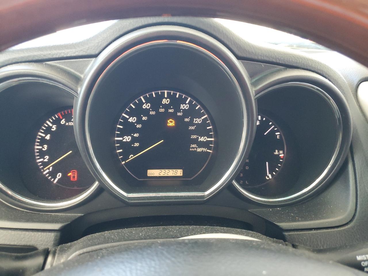 Lexus RX 330 Image 8