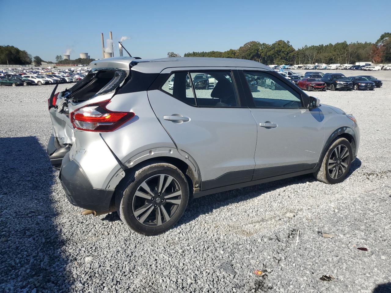 Nissan Kicks S Image 4