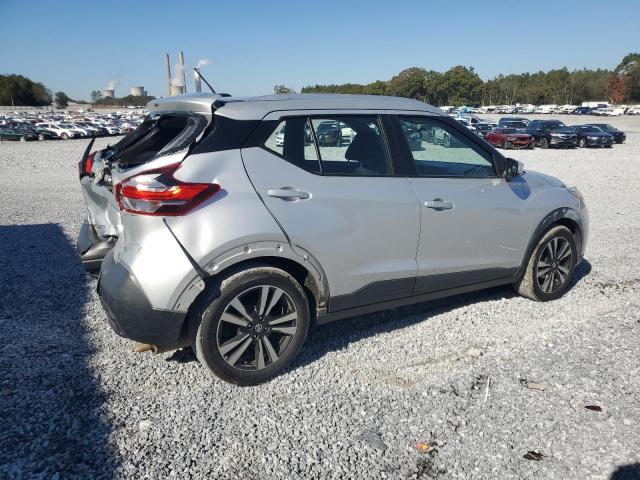 Nissan Kicks S Image 4