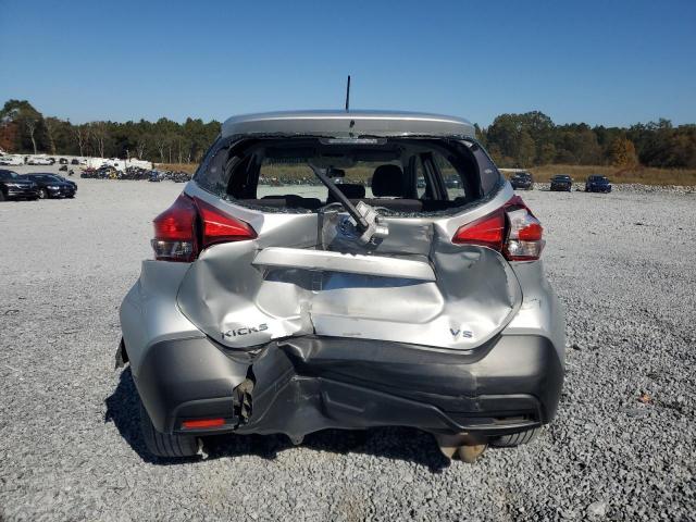 Nissan Kicks S Image 6