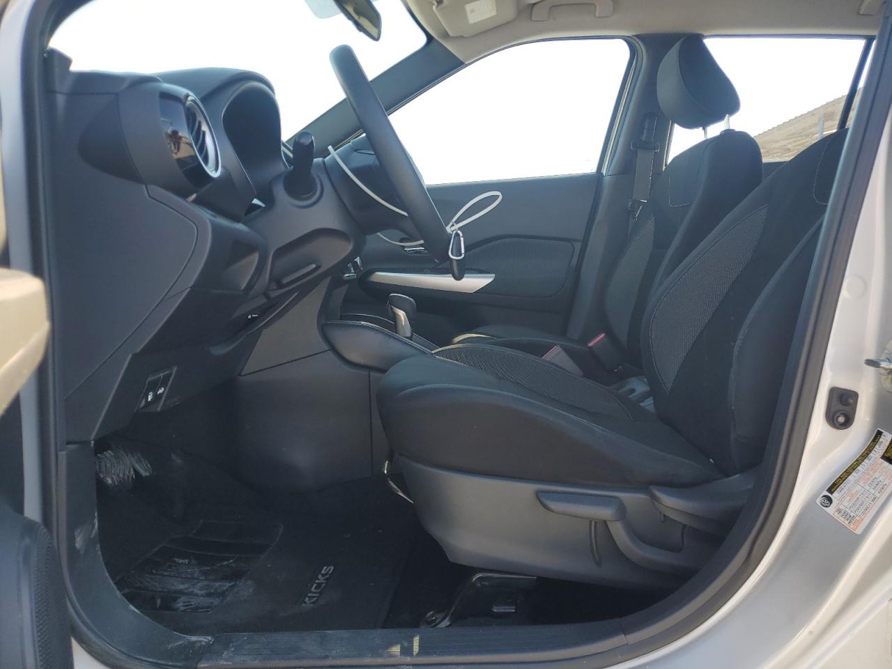 Nissan Kicks S Image 11