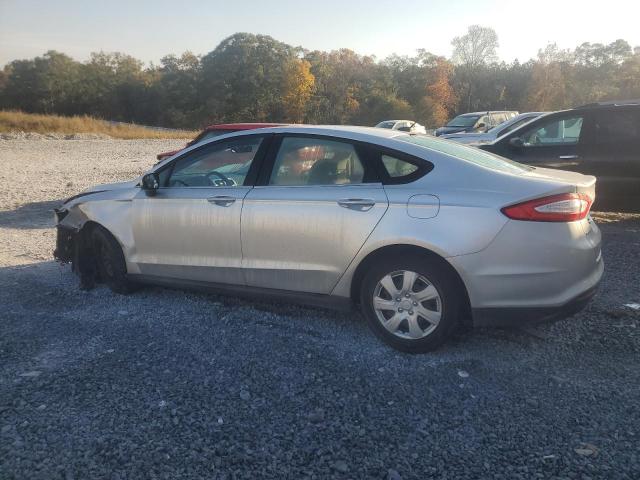 Ford Fusion S Image 10