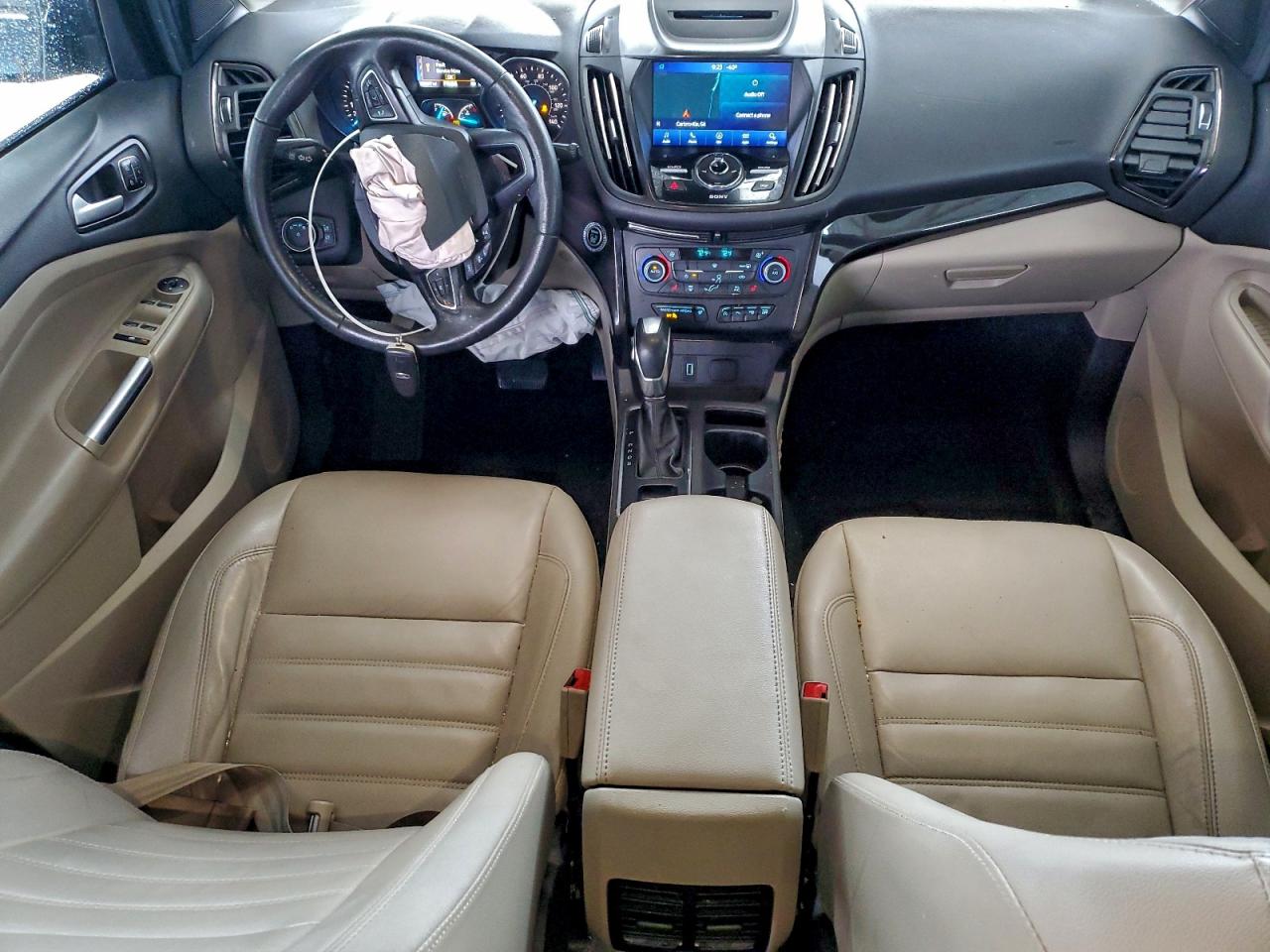 Ford Escape Titanium Image 10