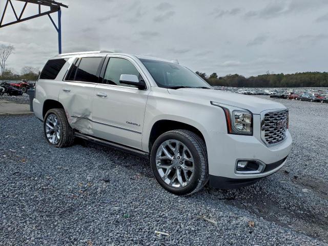 GMC Yukon Denali Image 7