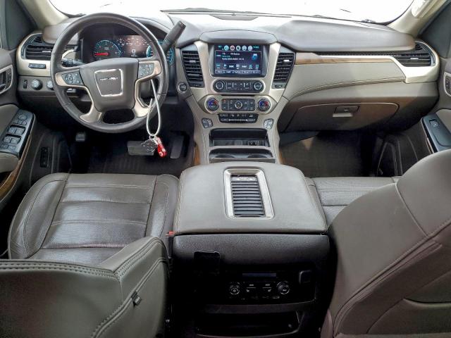 GMC Yukon Denali Image 8