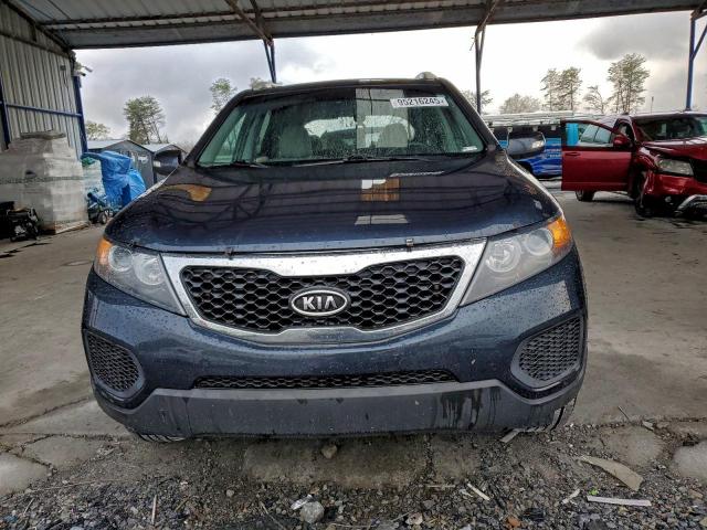 Kia Sorento Base Image 5