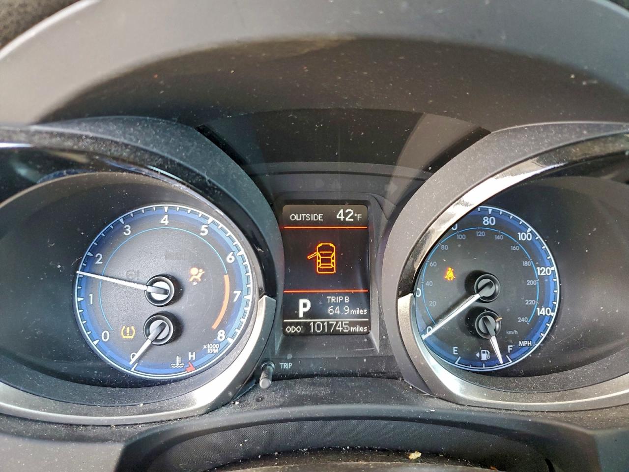 Toyota Corolla L Image 6