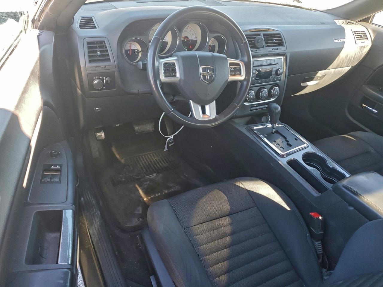 Dodge Challenger Sxt Image 4