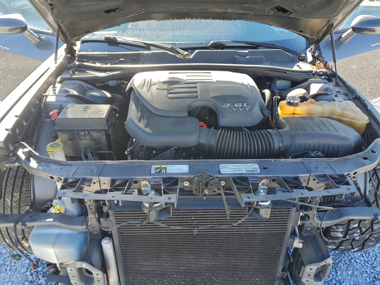 Dodge Challenger Sxt Image 8