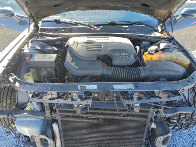 Dodge Challenger Sxt Image 8