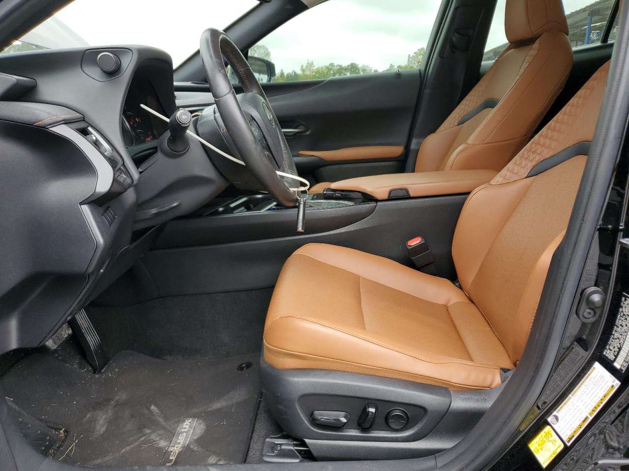 Lexus Ux 200 Image 3