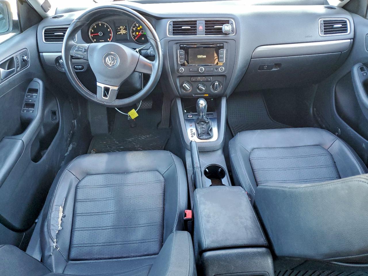 Volkswagen Jetta Sel Image 9