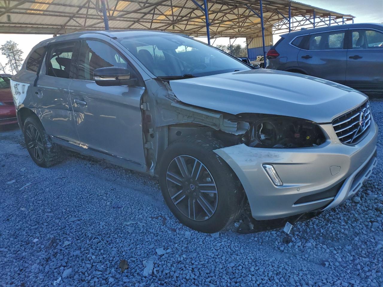 Volvo XC60 T5 Dynamic Image 4